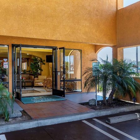 Quality Inn & Suites Westminster Seal Beach Exterior foto